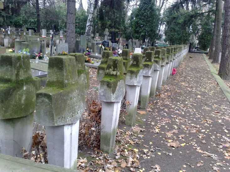 Groby żołnierzy poległych w 1939 r Groby żołnierzy poległych w 1939 r