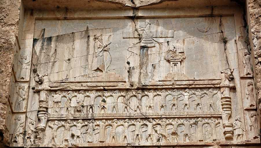 Grobowiec Dariusza w Naksz-el Rustam. Relief Grobowiec Dariusza w Naksz-el Rustam. Relief