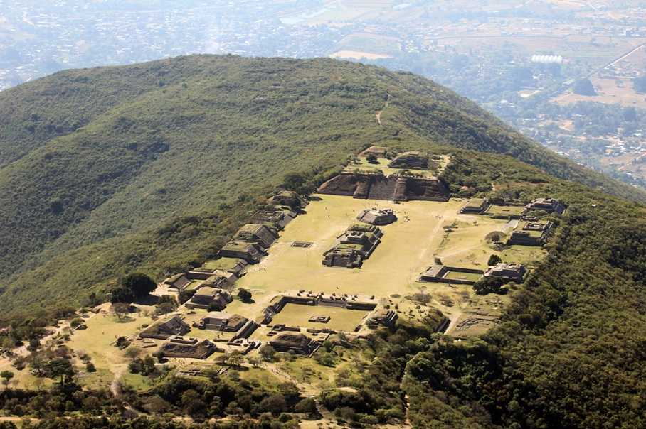 Monte Alb&aacute;n. Widok z g&oacute;ry